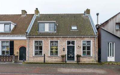 Lange Brugs. 52