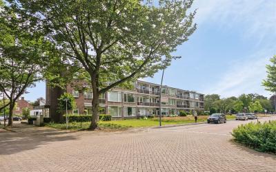 Van Borssel. 33