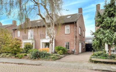 Van Borssel. 2