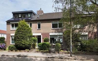 Van Leeuwen. 85