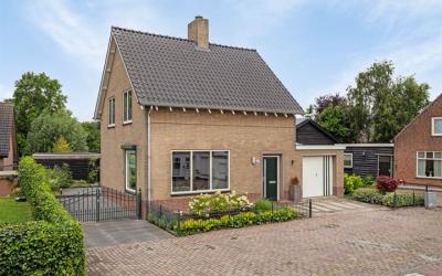 Dorpsstraat 43