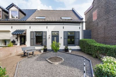Zuid-Oosterstraat 12