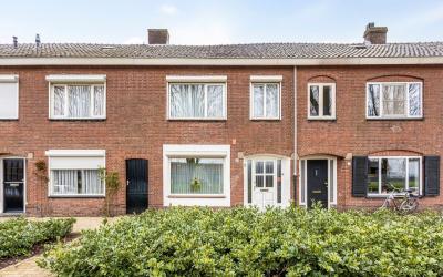 Hoevenseweg 82