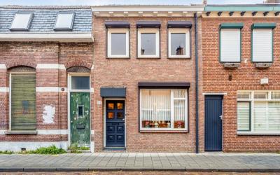 Hoogvensest. 115