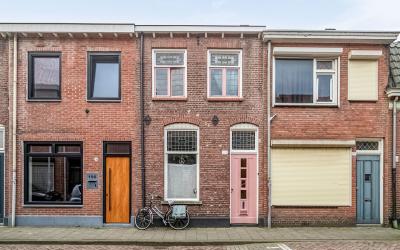 Hoogvensest. 198