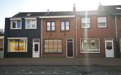 Broekhovens. 103-A