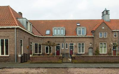 Veestraat 87