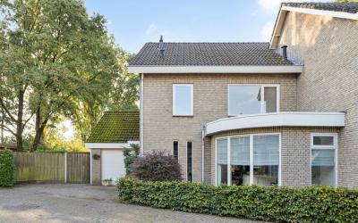 Weergraaf 24