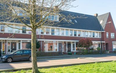 Valkenswaar. 84