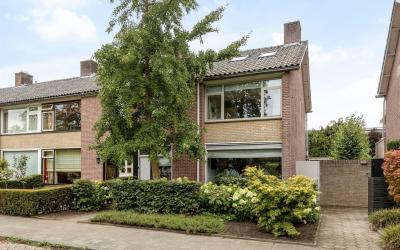 Jan van Eij. 28
