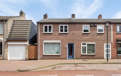 Doelenstraat 28