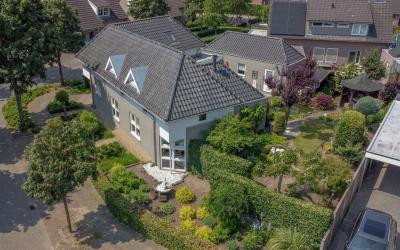 Van Bijster. 1