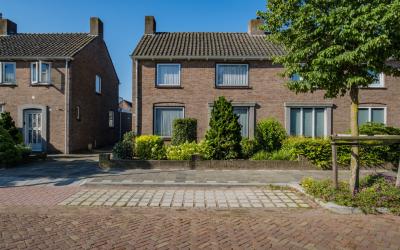 Roeloff van. 33