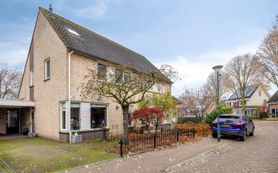 Wethouder B. 1