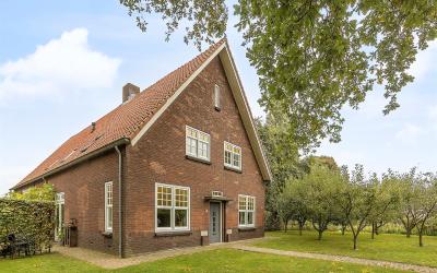 Grotestraat 18