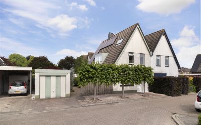 Koperwiek 8
