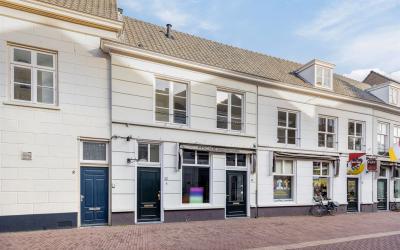 Achter het. 4