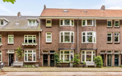 Van der Wee. 29