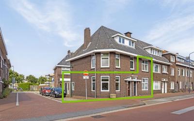 Maastrichts. 60
