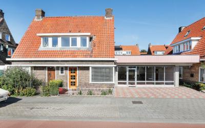 Maastrichts. 80