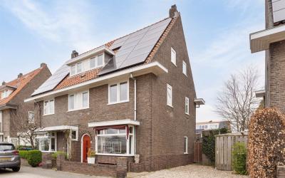 Maastrichts. 123