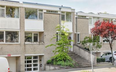 Pettelaarse. 587