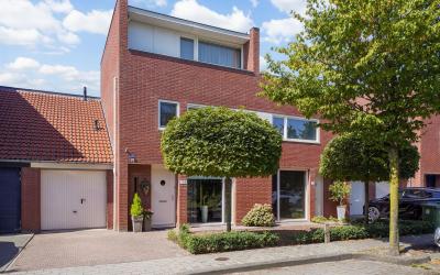 Schout van. 106