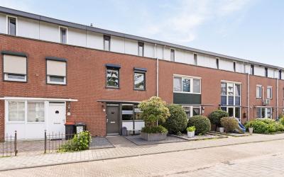 Schout van. 6