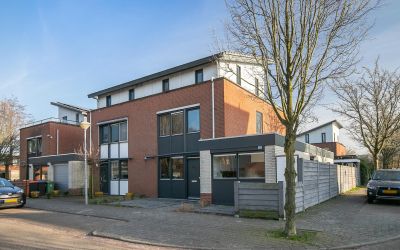 Schout van. 6