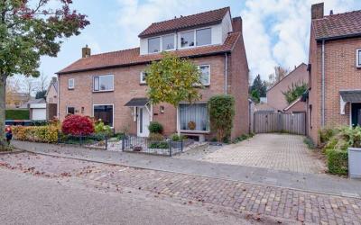 Raadhuisstraat 16