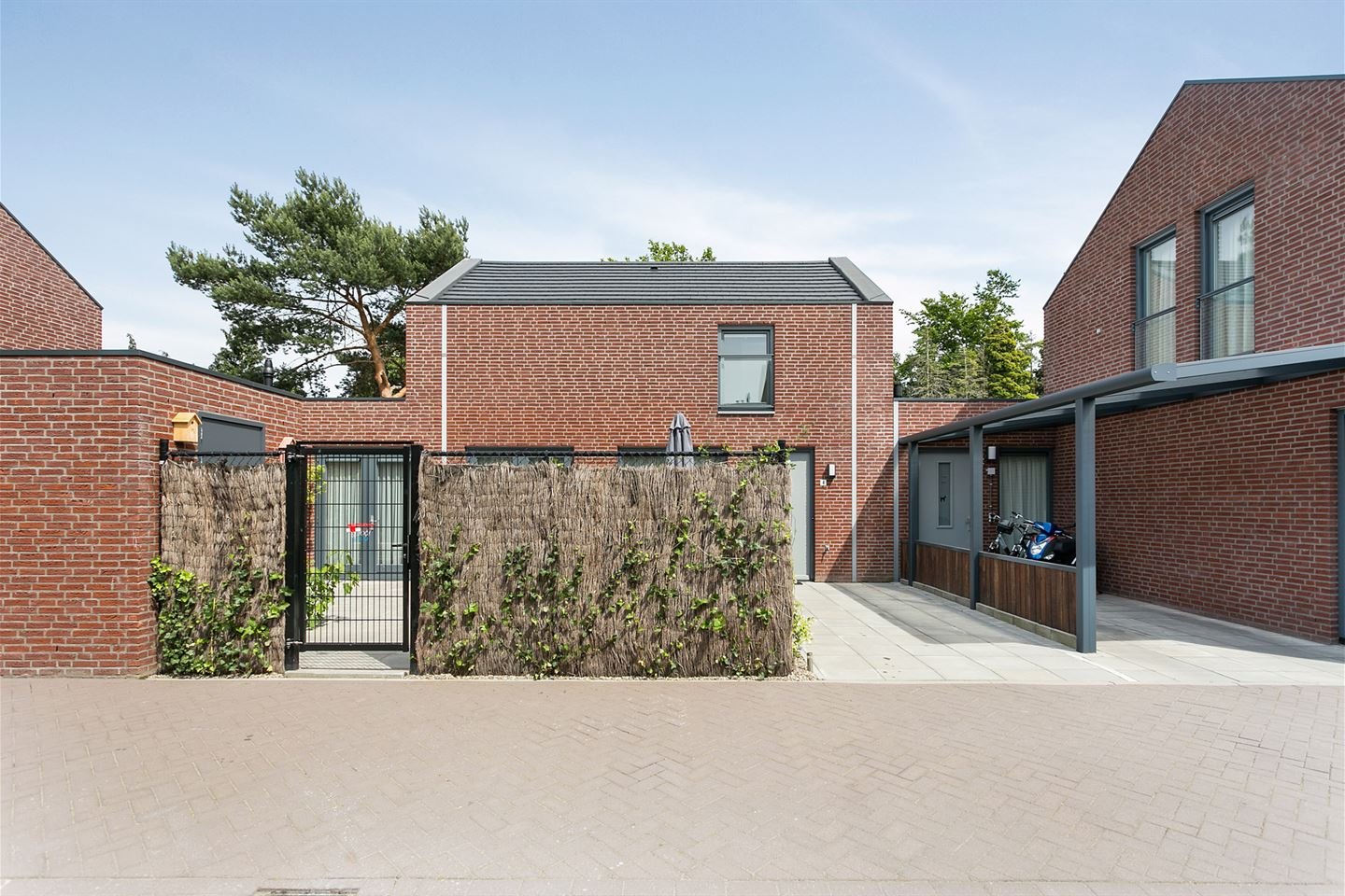 Tussenwoning te koop: Akkerpadhof 4, Vlijmen