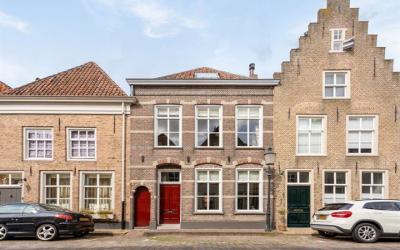 Oudheusdens. 8
