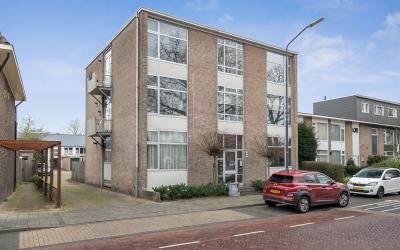 Van Voorst. 33
