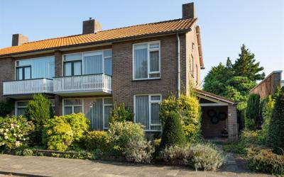 Doornakkerl. 27