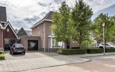 Harrie van. 12
