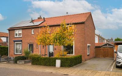 A. van Drie. 15