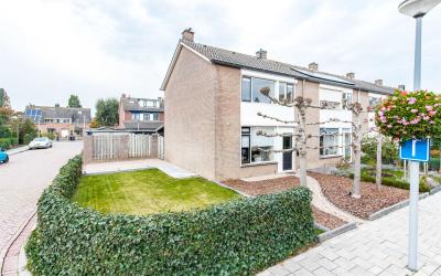 Hoefstraat 12