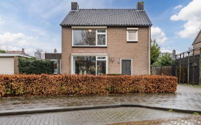 Pastoor van Ierlandstraat 17