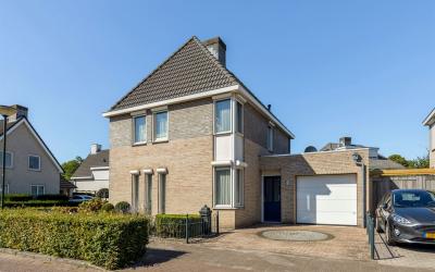Rozelaar 24