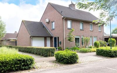 Dobbestraat 1