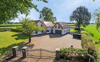 Loosbroekse. 53