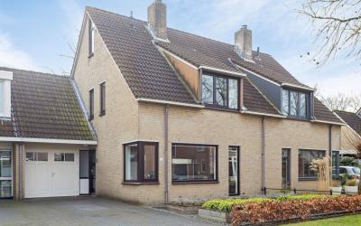 Krijten 53