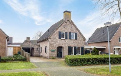 De Biezen 6