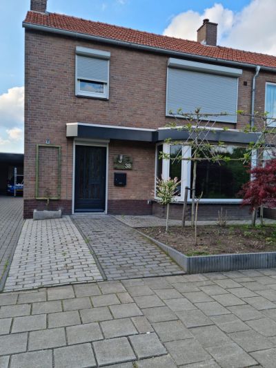 Spoorstraat 38