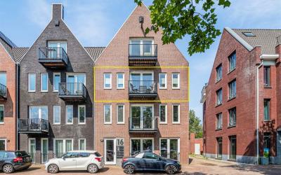 H. Hartplein 16-B