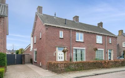 Piet van de. 10