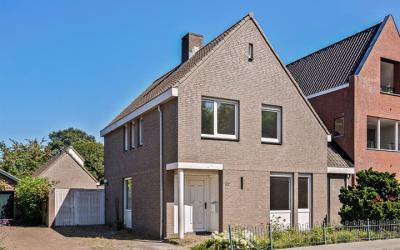 Kerkstraat 32