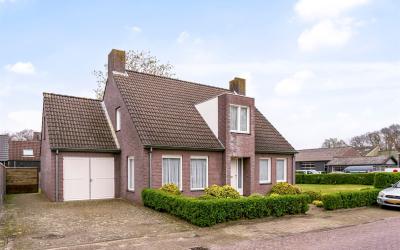 Eindhovense. 40