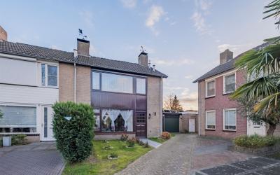 Dr. A. Zijl. 14