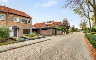 Dr. A. Zijl. 44